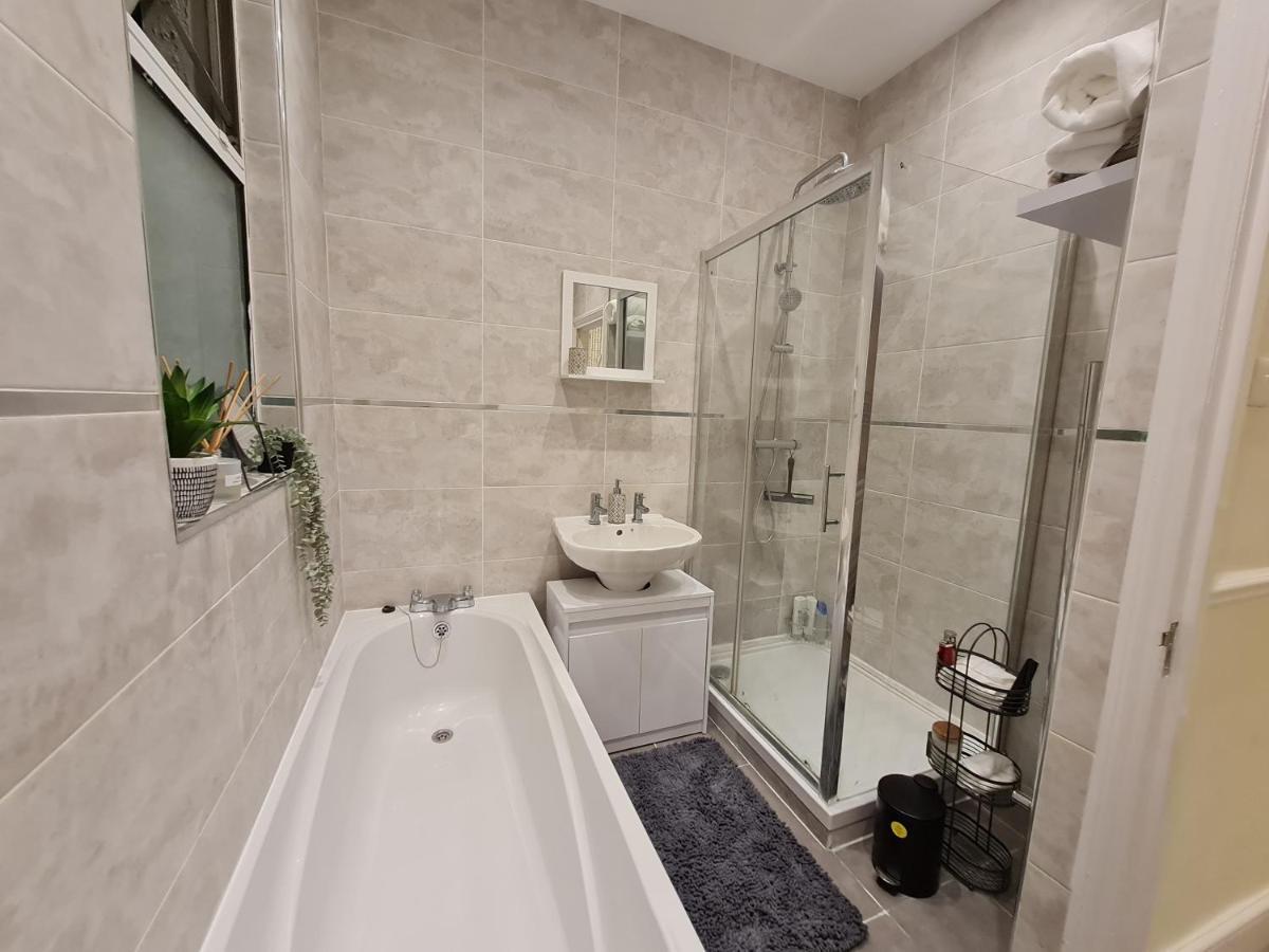 לונדון Double Room In Shared Flat מראה חיצוני תמונה